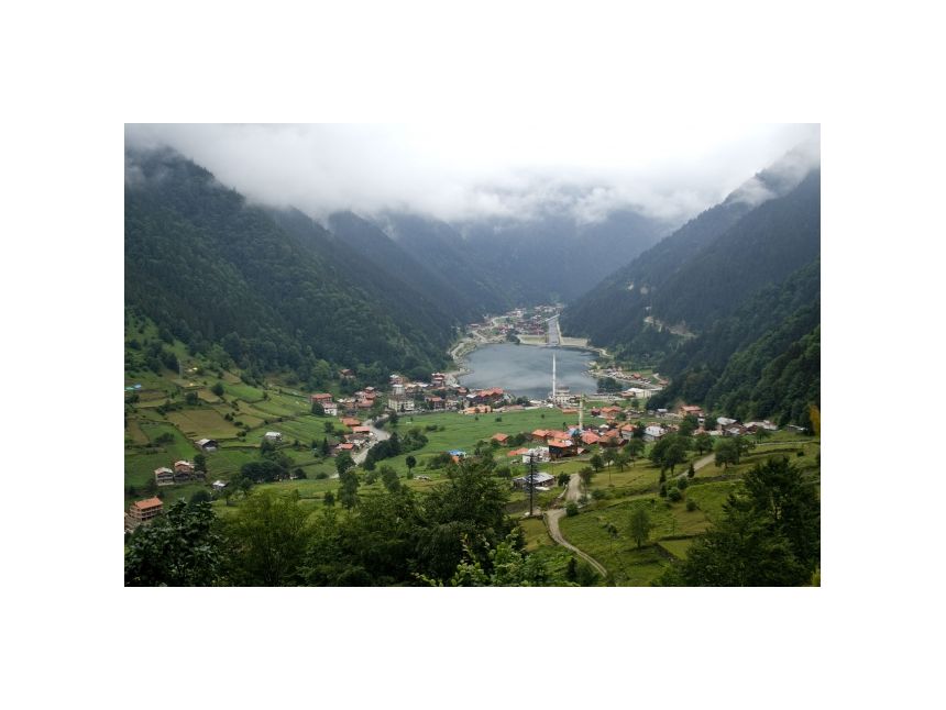 ახალი წელი – იანვარი ტრაპზონი (უზუნგოლის ტბა).