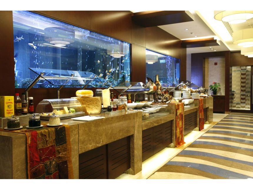 შეხვდით ვალენტინობას ფუჯეირაზე.