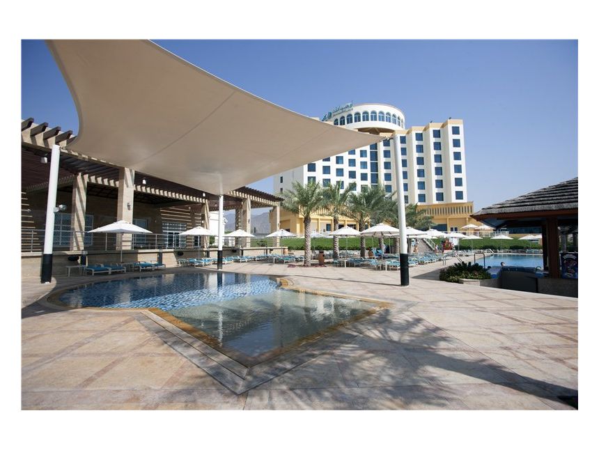 შეხვდით ვალენტინობას ფუჯეირაზე.