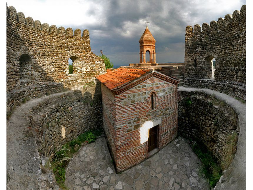 ერთ დღიანი ტური სიღნაღში გაატარეთ ვალენტინობა სიყვარულის ქალაქში