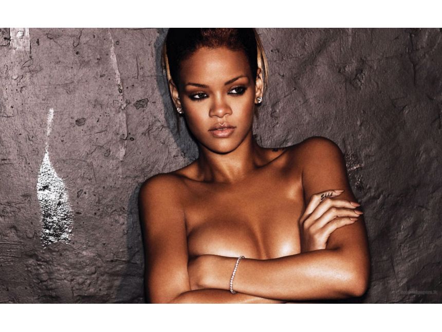 RIHANNA პარიზში  ივლის  € ბილეთით