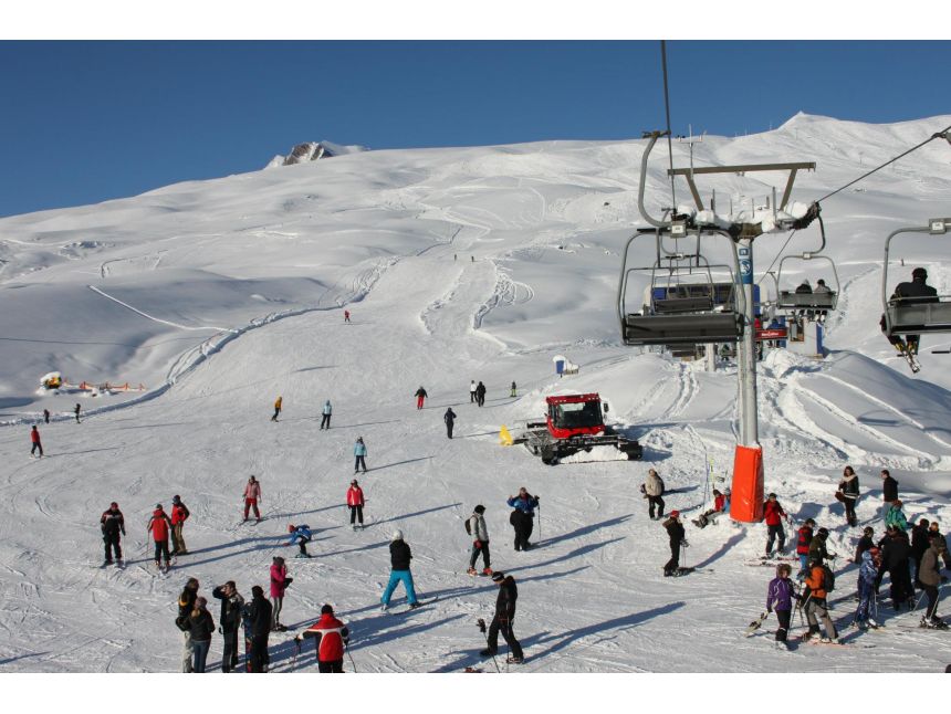 გთავაზობთ გუდაურის დღიან ტურს!