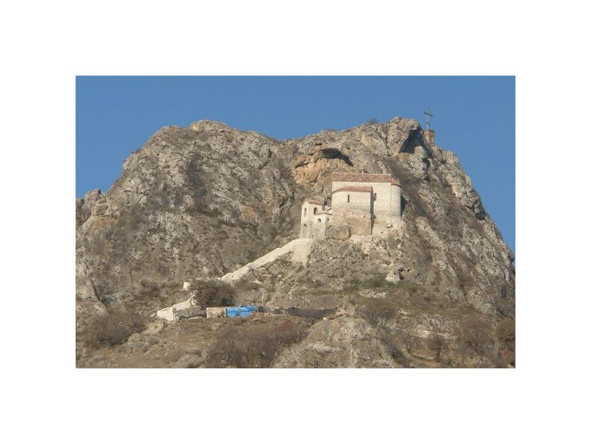 მარტი დღიანი ტური ელიას მთა, ხორნაბუჯის ციხე, არწივის ხეობა