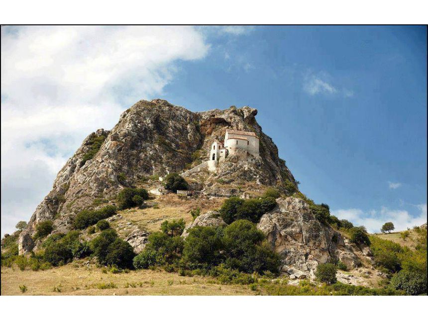 მარტი დღიანი ტური ელიას მთა, ხორნაბუჯის ციხე, არწივის ხეობა