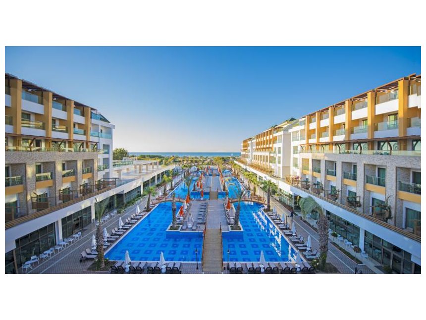 მაისის პირველ ჩარტერულ რეისზე ანტალიის მიმართულებით გთავაზობთ ექსკლუზიურ  ფასებს