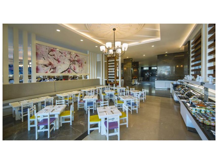 მაისის პირველ ჩარტერულ რეისზე ანტალიის მიმართულებით გთავაზობთ ექსკლუზიურ ფასებს