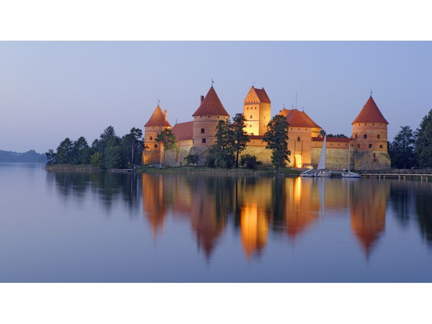 მოინახულეთ ბალტიისპირეთის ულამაზესი სასახლეები. სამი ქვეყანა ერთ ტურში