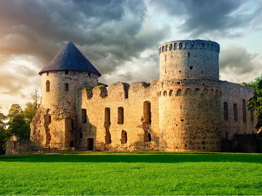 მოინახულეთ ბალტიისპირეთის ულამაზესი სასახლეები. სამი ქვეყანა ერთ ტურში