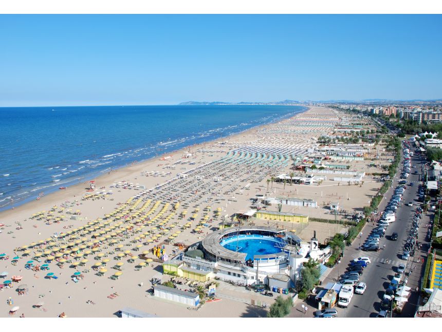 დღიანი ტური იტალიის ხუთ ქალაქში ევროდ!!!