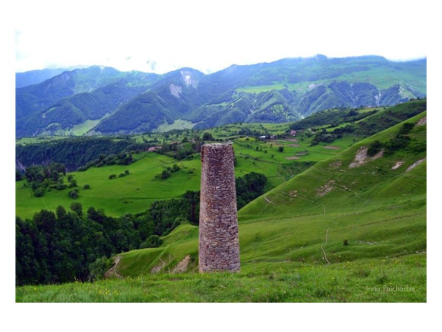 აპრილი ტური კოშკოვან ხადას ხეობაში