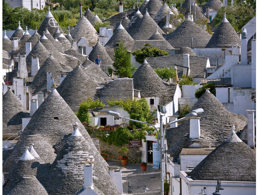 დაისვენეთ იტალიაში-პულიის ულამაზეს რეგიონში,ეწვიეთ უნიკალურ სოფელს