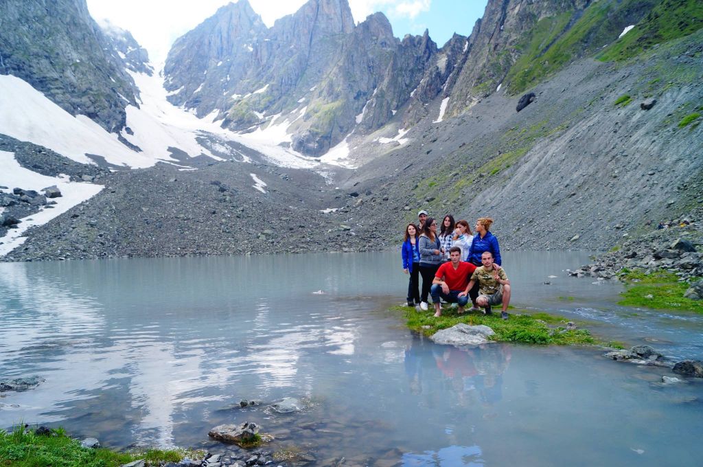 აბუდელაურის ფერადი ტბები