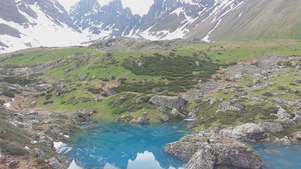 აბუდელაურის ფერადი ტბები