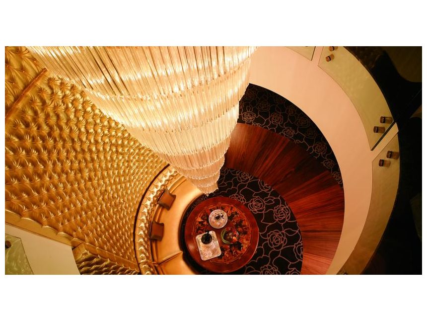 _იანი სასტუმრო _ად