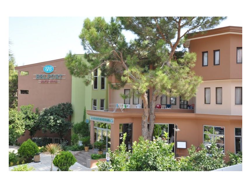 დაისვენე დღეს ! გადაიხადე  თვის შემდეგ!  Belport Beach Hotel +*