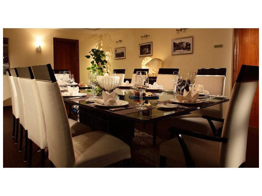 _იანი სასტუმრო _ად