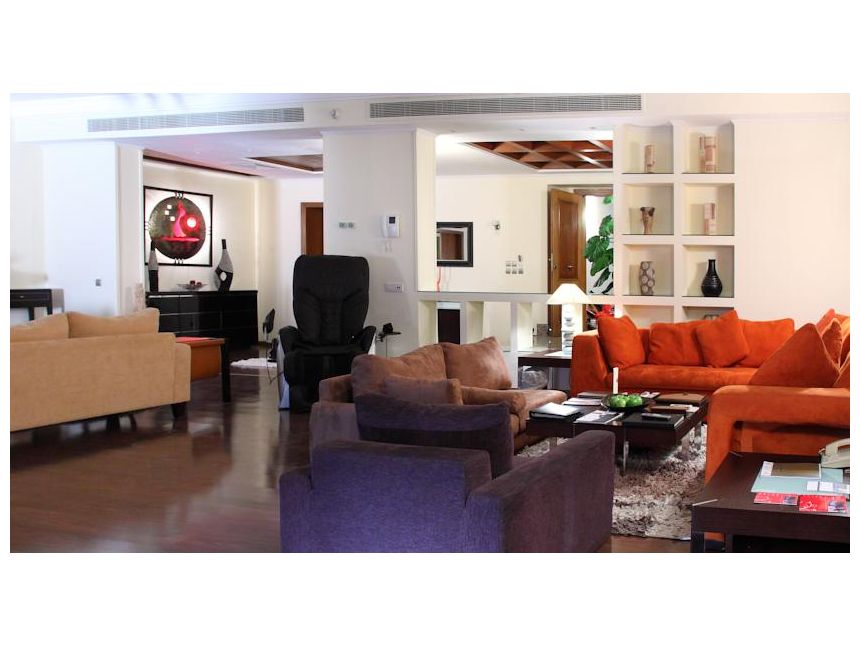 _იანი სასტუმრო _ად