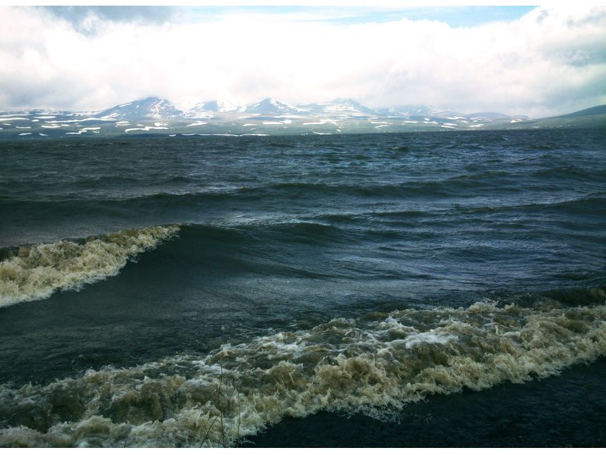 მაისი, ვარძია, ვანის ქვაბები, ფარავანის ტბა