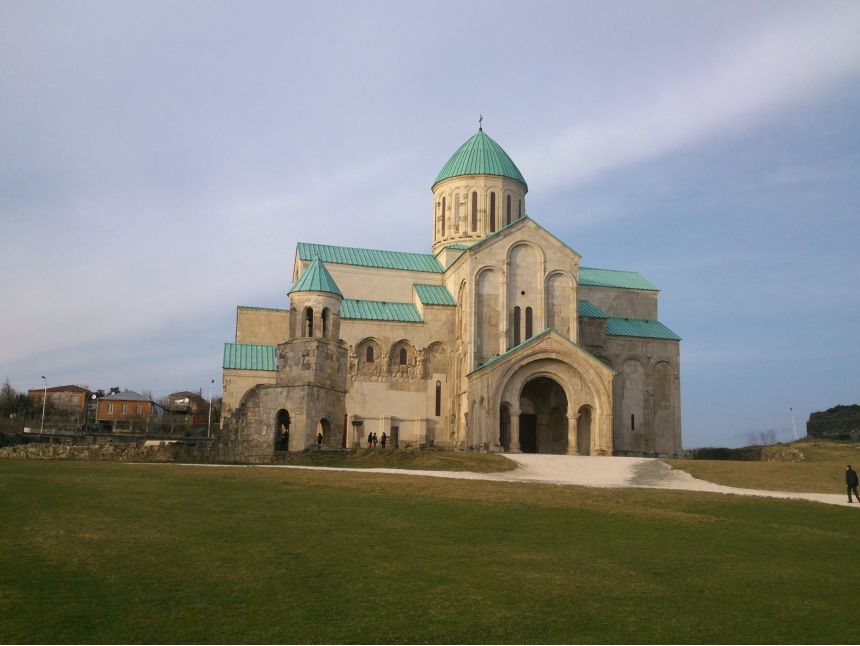 June : Prometheus caves, Sataplia, Ubisi monastery, Gelati, Bagrati, Motsameta