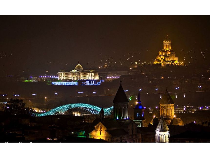 Путешествуйте по Грузии