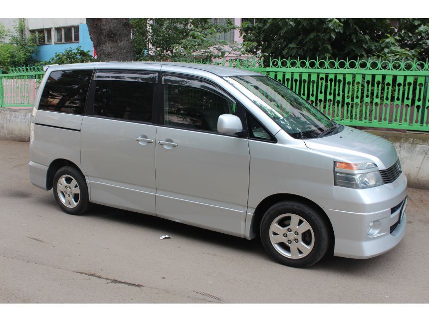 მანქანების გაქირავება მძღოლით