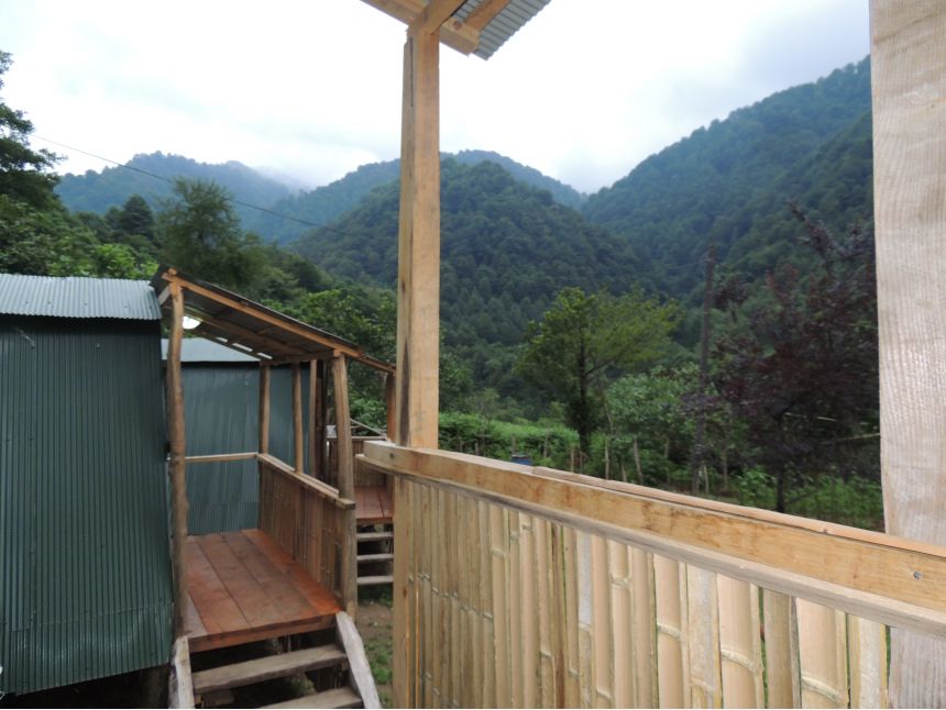 კოტეჯები მტირალაზე