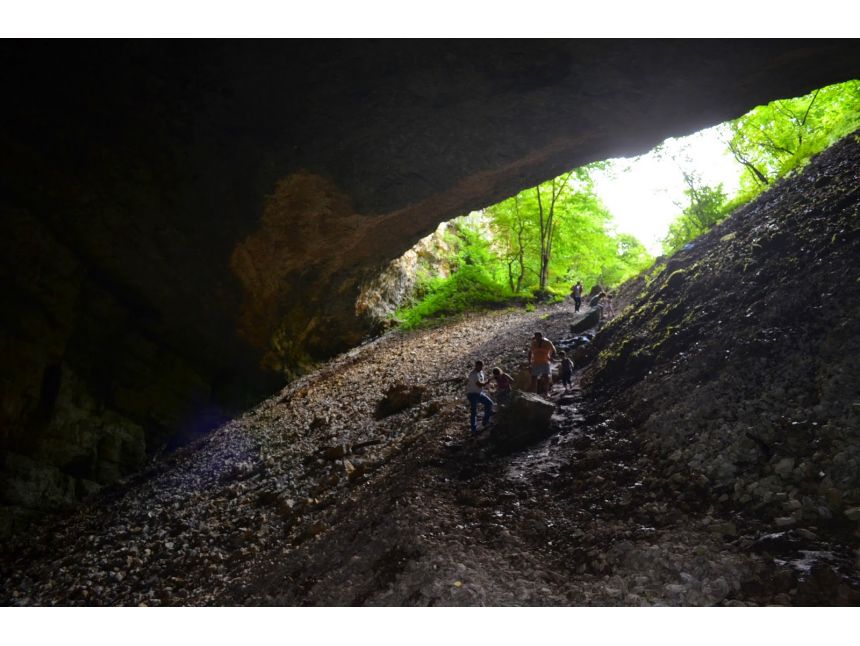 ერთ დღიანი ტური ულამაზეს რაჭაში