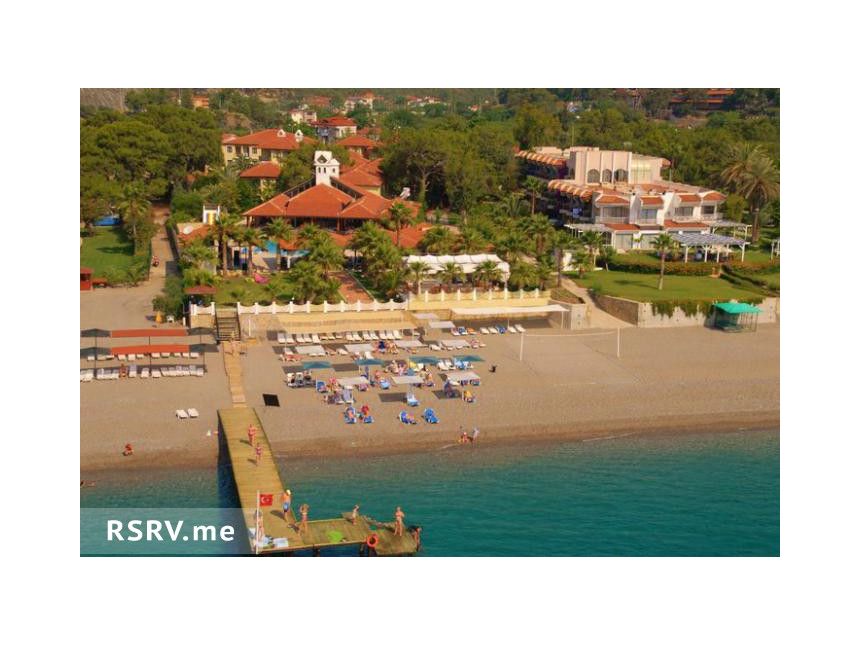 Haldun's Beach Club *    $   დღე