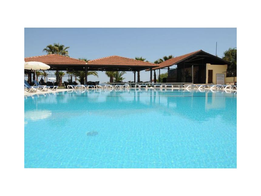 Haldun's Beach Club *    $   დღე