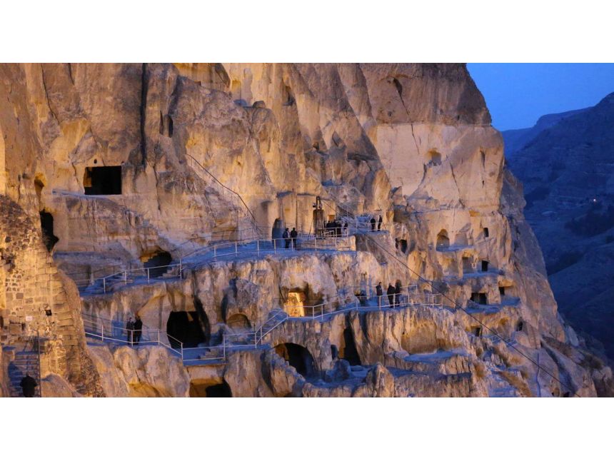 ერთდღიანი ტური ვარძიაში ! მარშრუტი: თბილისი - ახალციხე - ვარძია - ბორჯომი - თბილისი;