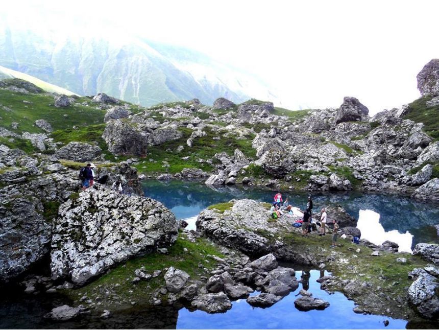 აბუდელაურის ფერადი ტბები