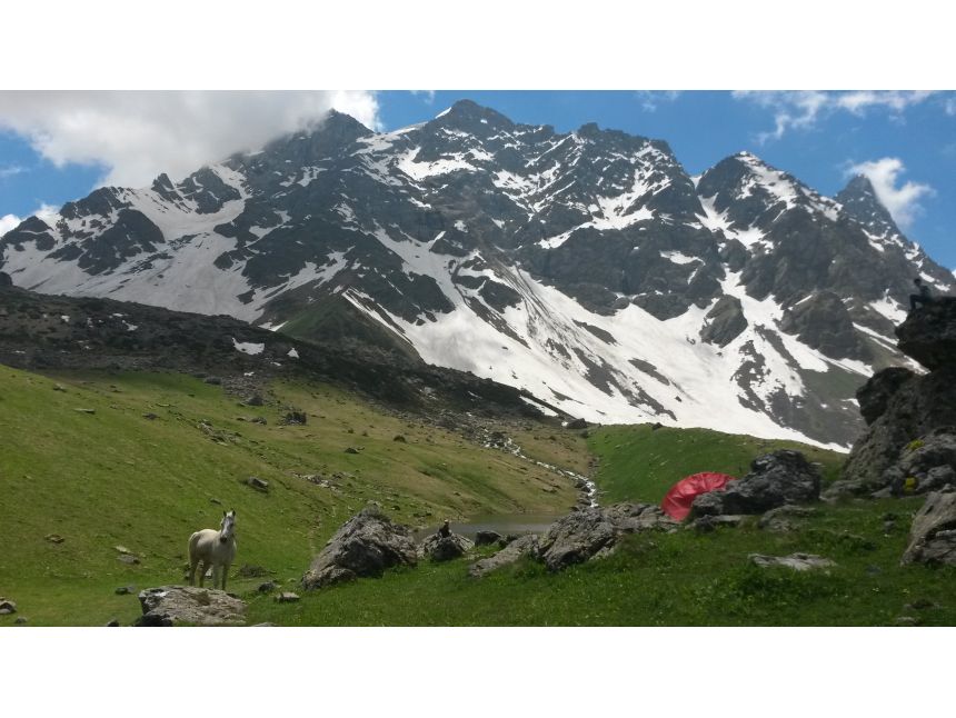 აბუდელაურის ფერადი ტბები