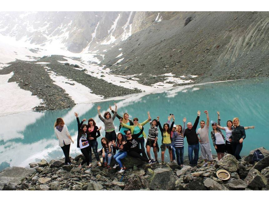 აბუდელაურის ფერადი ტბები: - (  აგვისტო. კვირა )