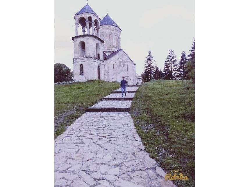 დღიანი ტური ულამაზეს რაჭაში