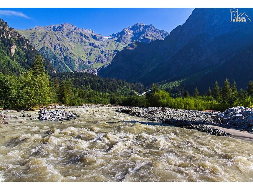 სამდღიანი ტური სვანეთში" -- აგვისტო"