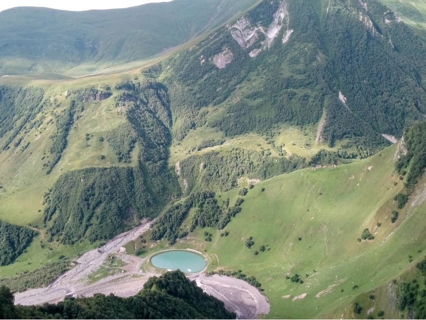 თბილისი - ანანური - ყაზბეგი - დარიალის ხეობა - თბილისი;