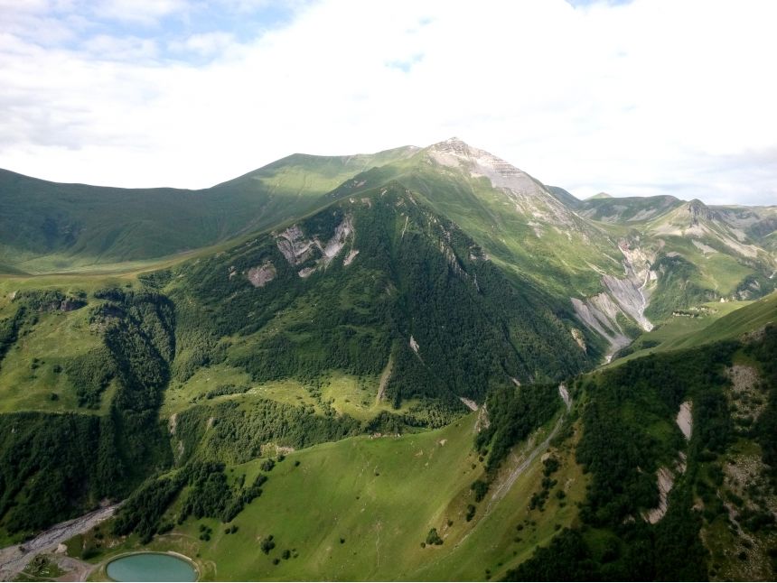 თბილისი - ანანური - ყაზბეგი - დარიალის ხეობა - თბილისი;