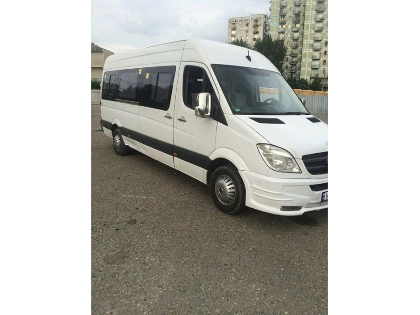 მიკროავტობუსებით მომსახურება