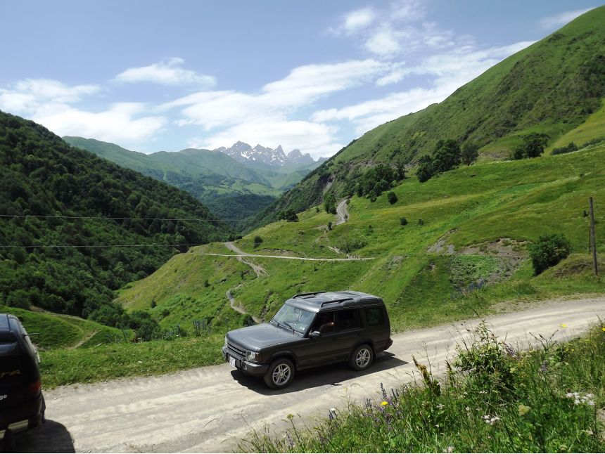 გაქირავება ჯიპის ტიპის ავტომობილის დღიურად!