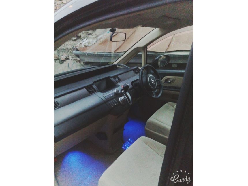 მყავს მინივენი და მოვემსახურები კომპანიას