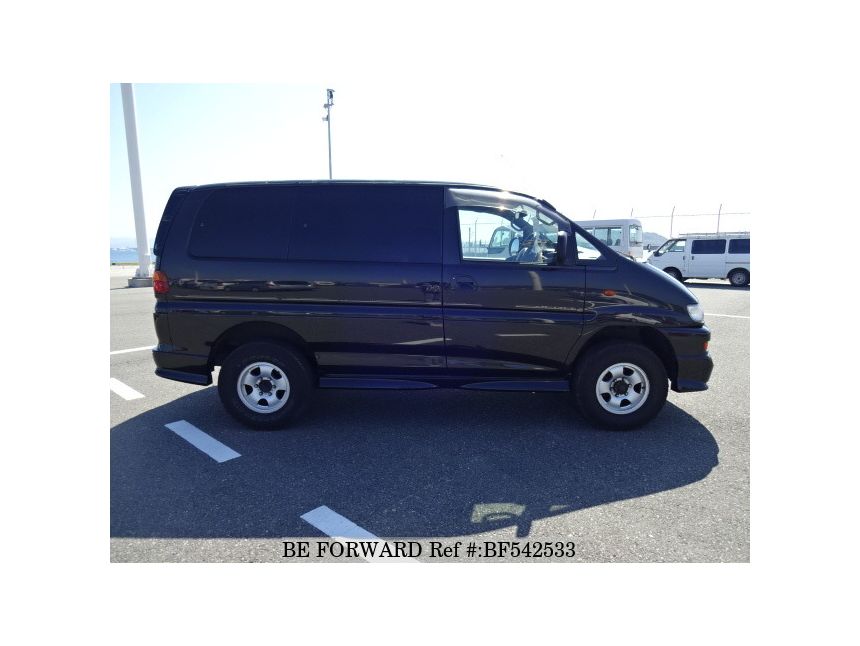 ქირავდება მინივენი