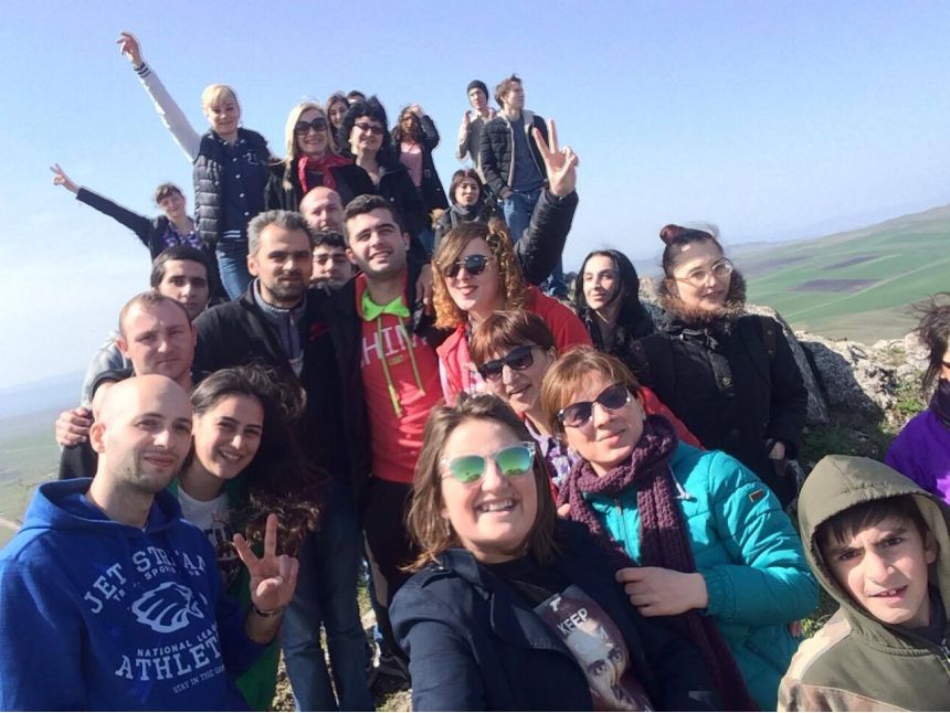 სექტემბერს ხორნაბუჯის ციხე ელიას მთა ქოჩების ტბა არწივის ხეობა