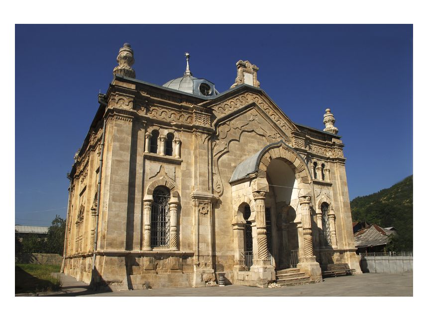 დღიანი ტური რაჭაში ყველაზე განსხვავებული მაშუტი