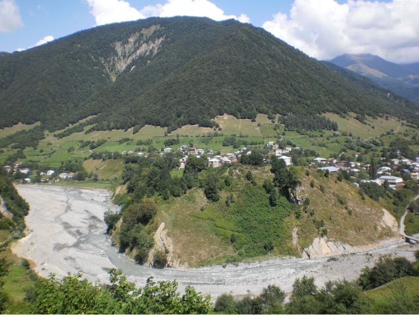 დღიანი ტური რაჭაში ყველაზე განსხვავებული მაშუტი