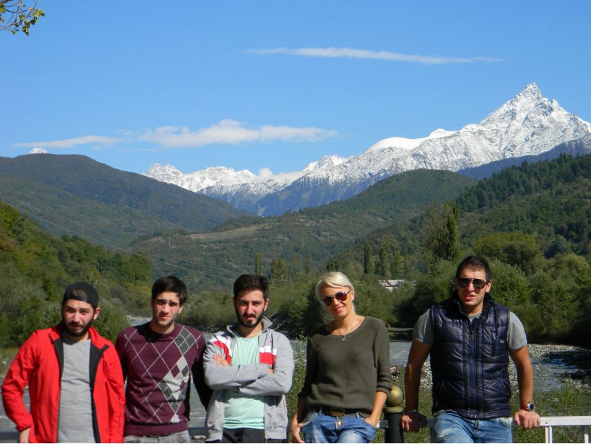 დღიანი ტური შემოდგომის რაჭაში ( მრავალძალი-ღები-შოვი)