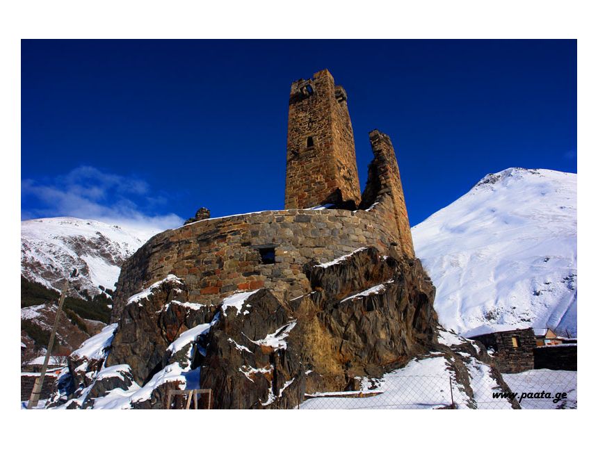 ნოემბერი გერგეთის სამება დარჩა ადგილი