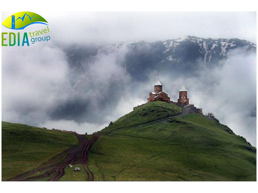 გთავაზობთ ერთ დღიან ტურს ყაზბეგში. კვირას ნოემბერს