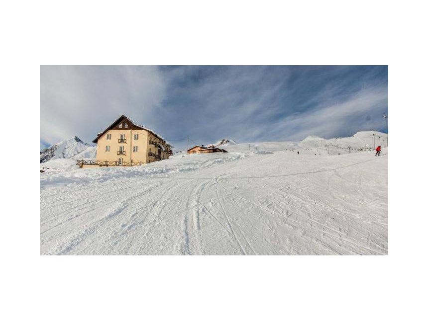 ჯიპ-ტური ბაკურიანში ,, --''