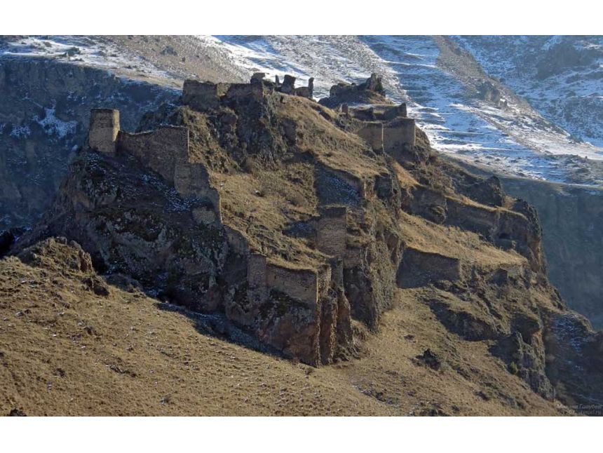 იანვარს ფარავნის ტბა, საღამოს ტბა ,თმოგვის ციხე ,ვანის ქვაბები