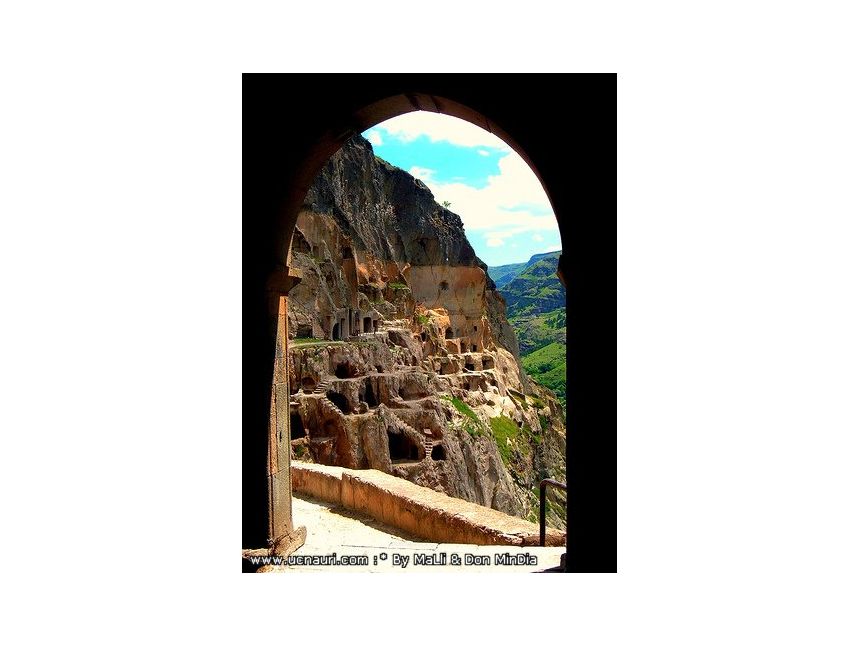 ვარძია, ხერთვისის ციხე, რაბათის ციხე,საფარა,ზარზმა,აბასთუმნის ობსერვატორია მწვანე მონასტერი, ბორჯომის პარკი